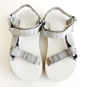 TEVA Silver Platform Sandals for Little Girl (Size 13)